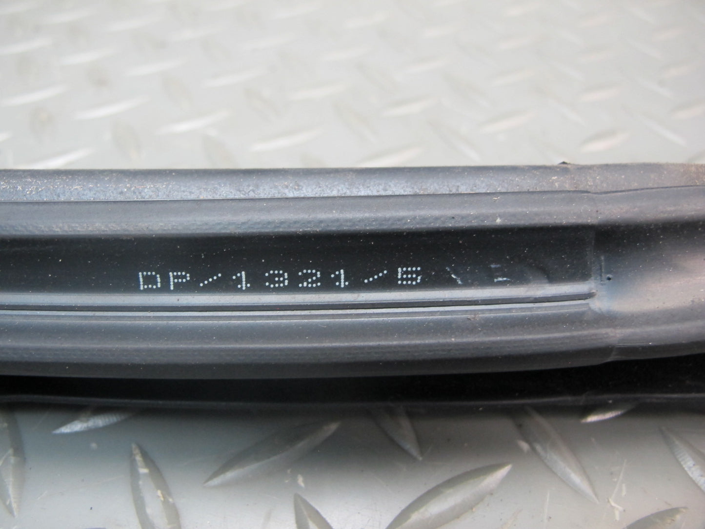 03-12 Mercedes R230 Windshield Weatherstrip Rubber Seal Gasket Set OEM