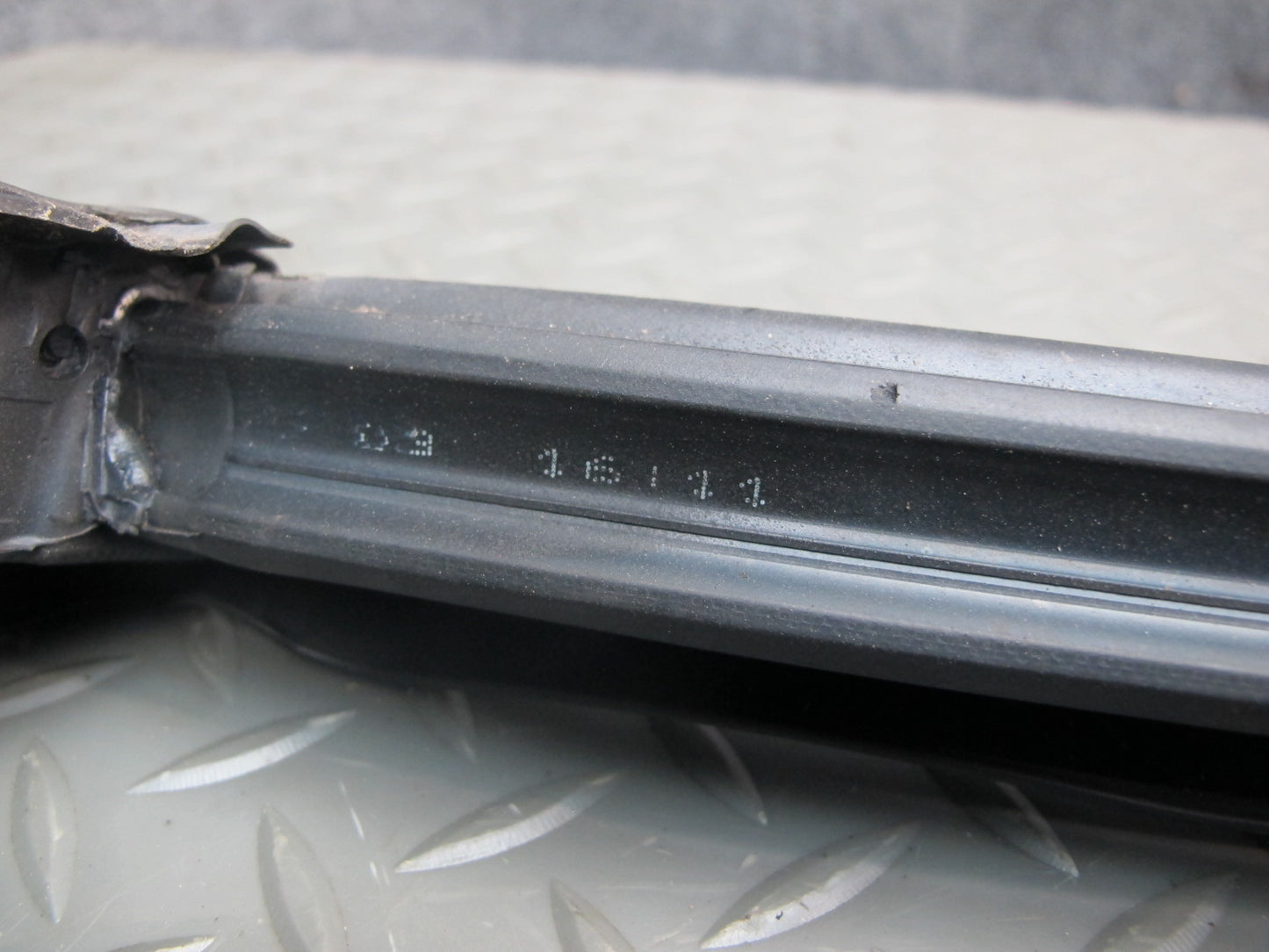 03-12 Mercedes R230 Windshield Weatherstrip Rubber Seal Gasket Set OEM