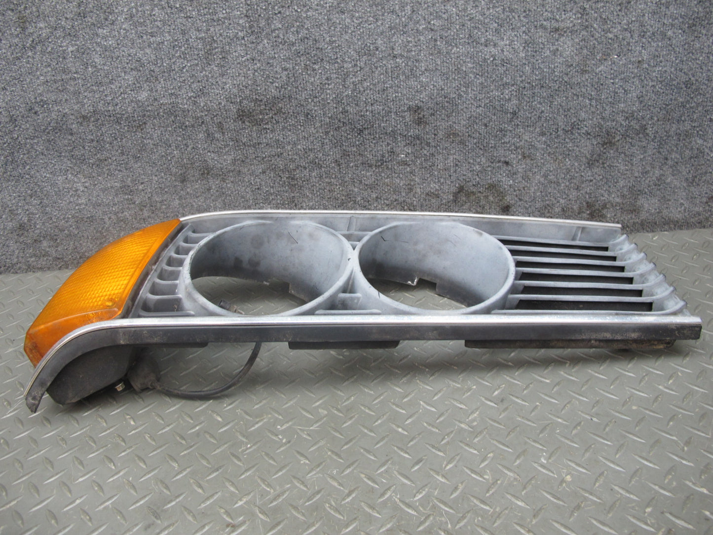83-87 BMW E24 6-SERIES Set of 2 Front Left & Right Headlight Trim Grille OEM