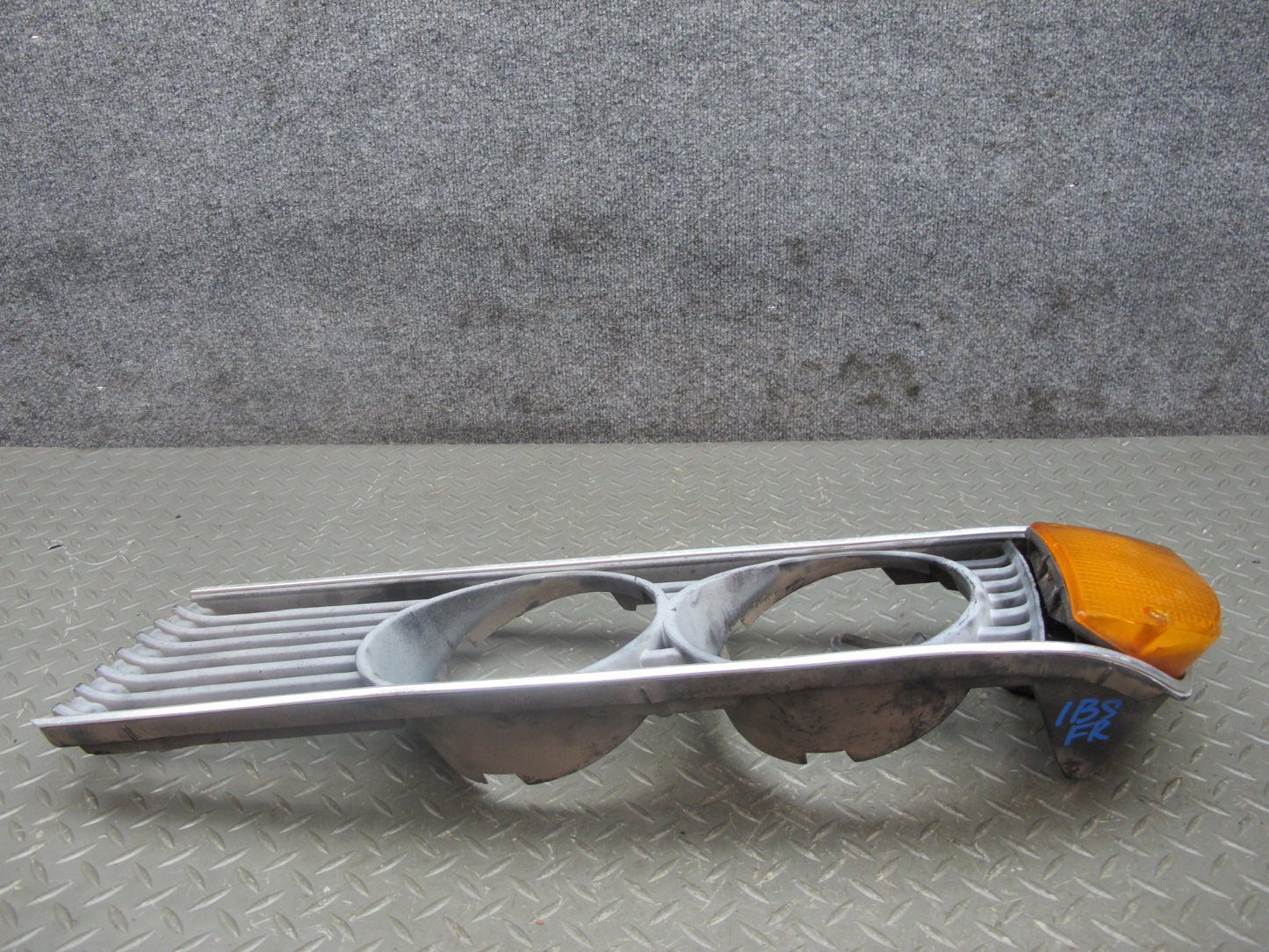 83-87 BMW E24 6-SERIES Set of 2 Front Left & Right Headlight Trim Grille OEM