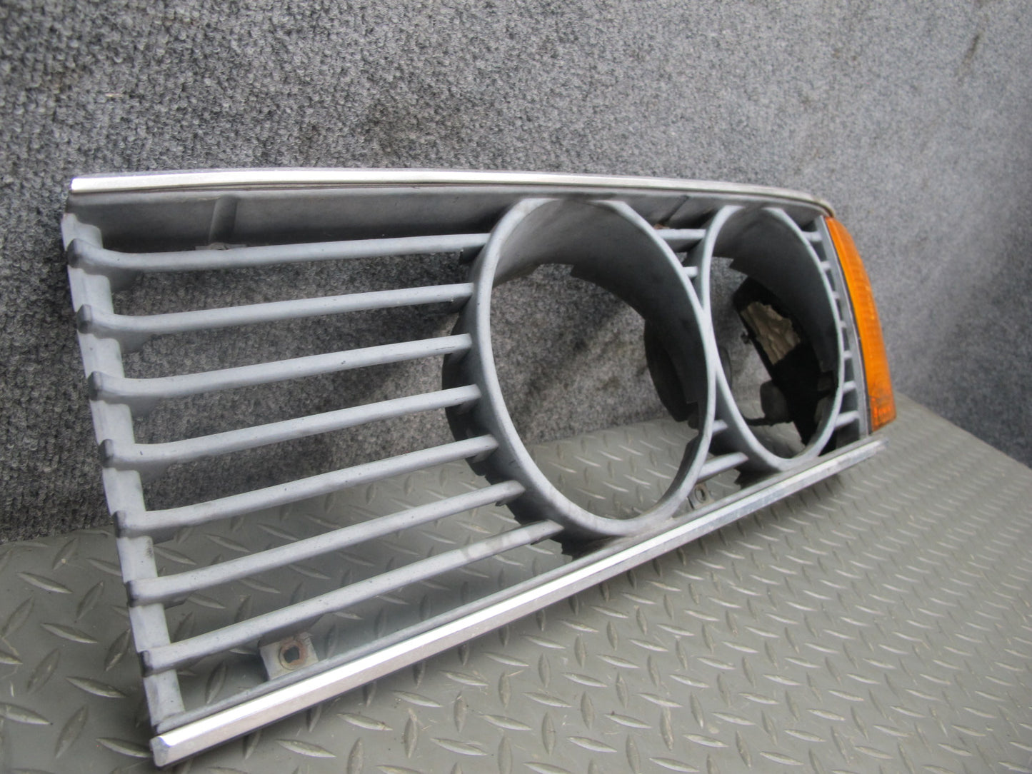 83-87 BMW E24 6-SERIES Set of 2 Front Left & Right Headlight Trim Grille OEM