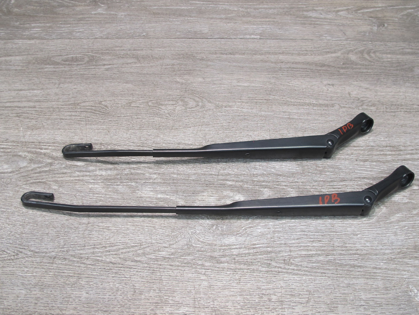 1997-2004 Porsche Boxster 986 Front Left & Right Side Windshield Wiper Arm Set