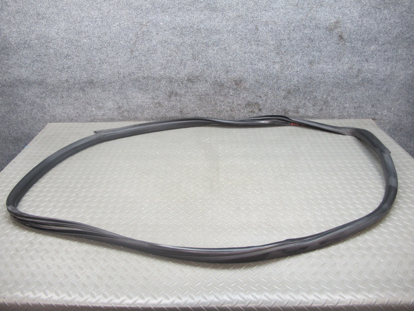 16-23 Chevrolet Camaro Coupe Left Door Weatherstrip Rubber Seal Gasket OEM