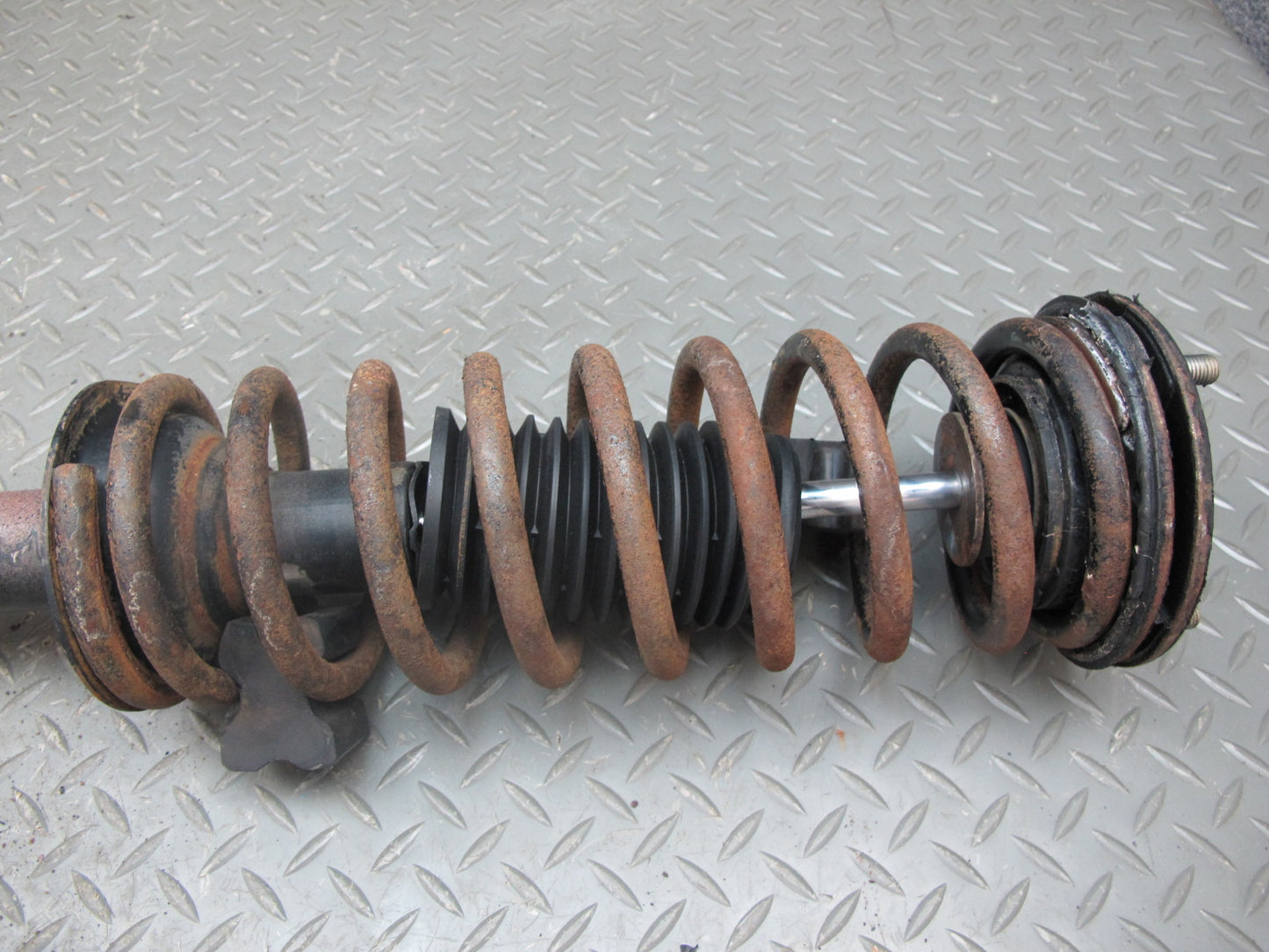 79-81 Datsun Nissan 280ZX S130 2+2 Rear Left Right Strut Shock Spring Set OEM