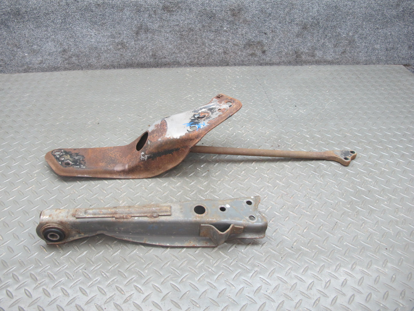 79-83 Datsun 280ZX S130 2+2 Front Left Suspension Control Strut Rod Arm Set