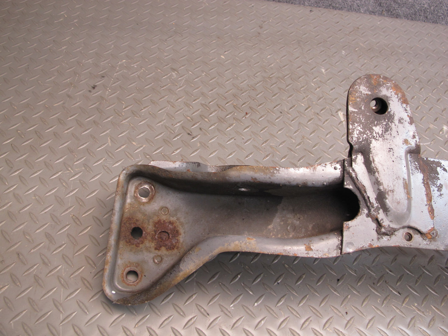 80-83 Datsun Nissan 280ZX S130 2+2 M/T NON Turbo Front Engine Crossmember OEM