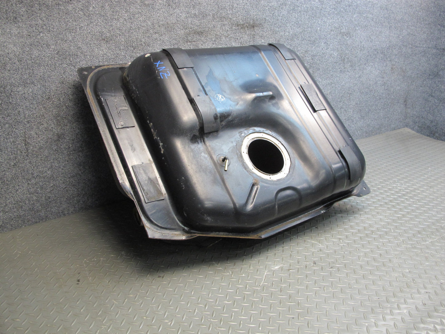 79-83 Datsun Nissan 280ZX 2.8L NON Turbo Gas Fuel Tank Reservoir OEM