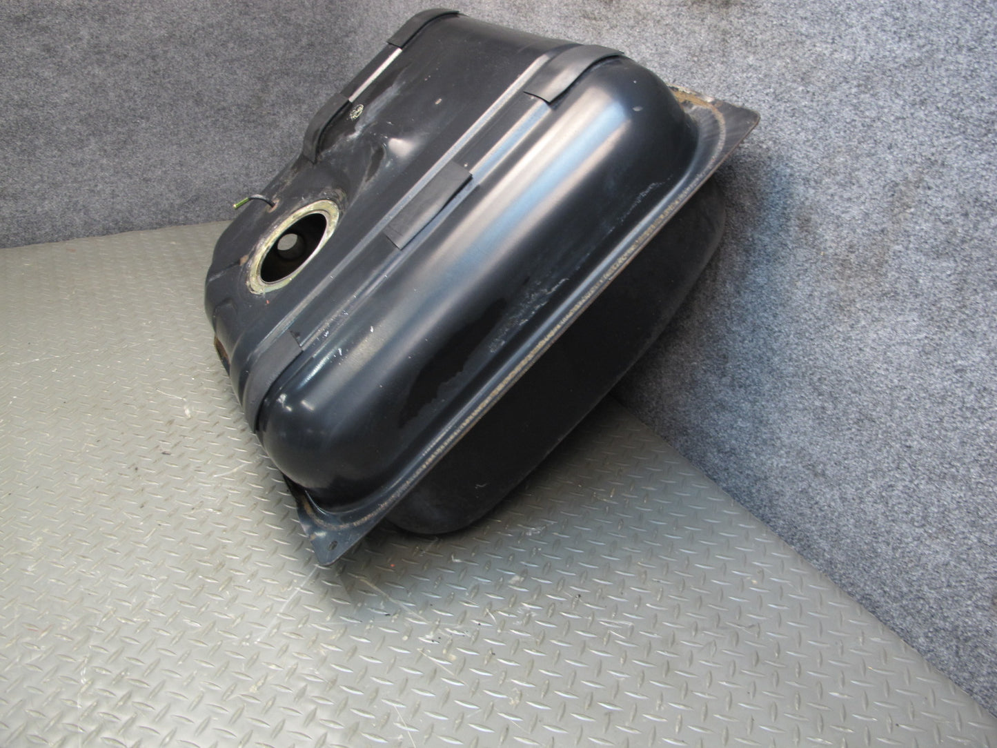 79-83 Datsun Nissan 280ZX 2.8L NON Turbo Gas Fuel Tank Reservoir OEM