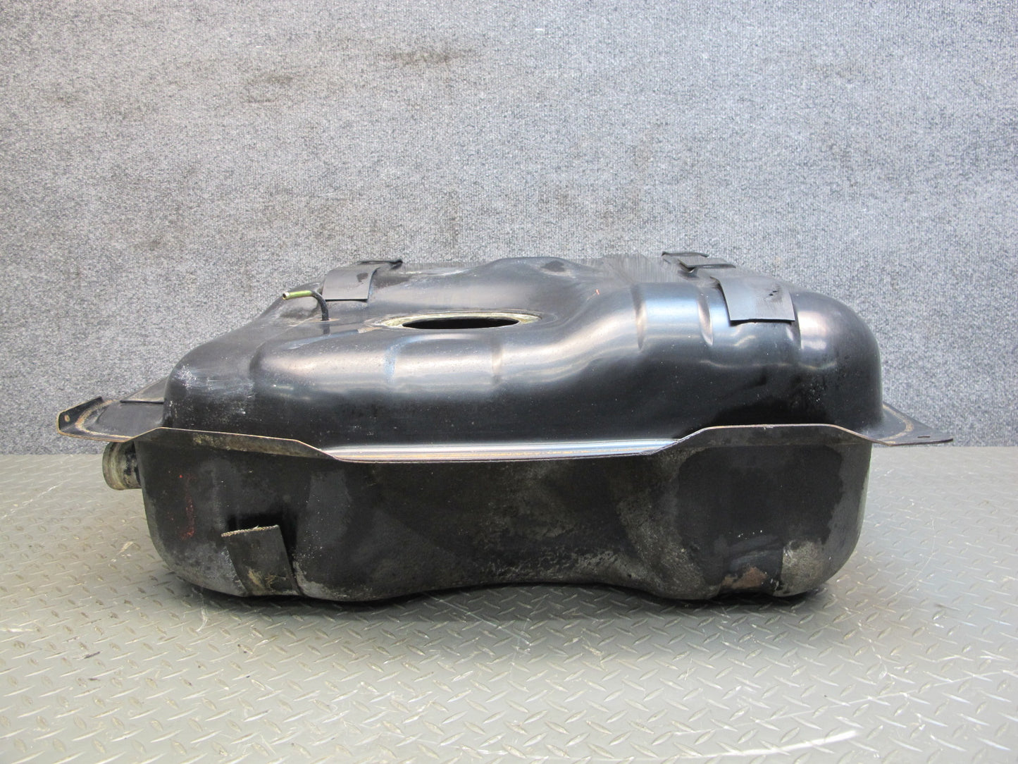 79-83 Datsun Nissan 280ZX 2.8L NON Turbo Gas Fuel Tank Reservoir OEM