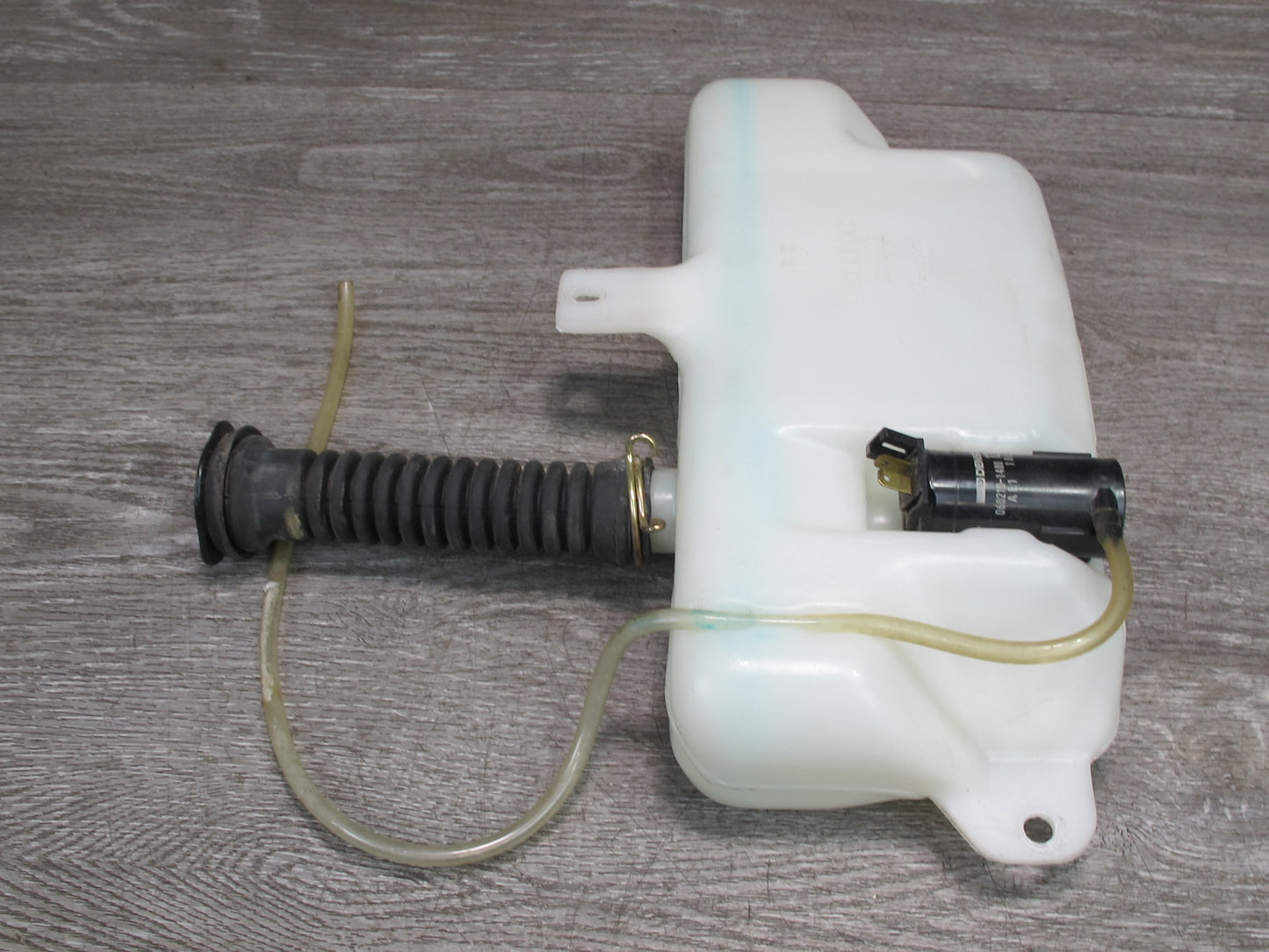 91-99 Mitsubishi 3000GT Rear Windshield Washer Fluid Reservoir w Pump OEM