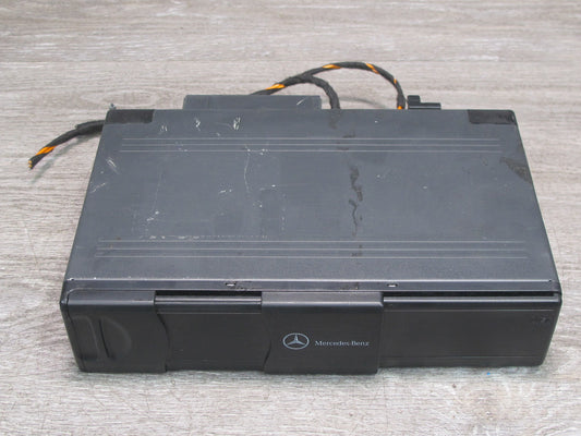 03-06 Mercedes R230 CD Changer Player w Magazine 2038209089 OEM