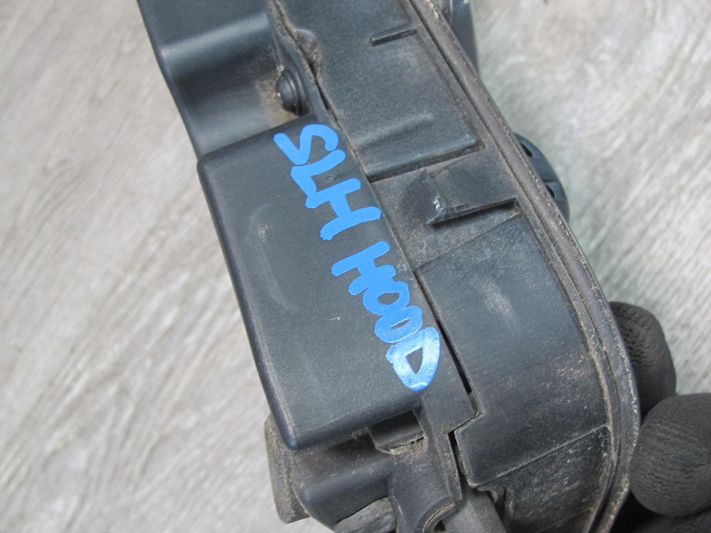 03-12 Mercedes R230 Sl-class Set of 2 Front Hood Vent Grille w Spray Jets OEM