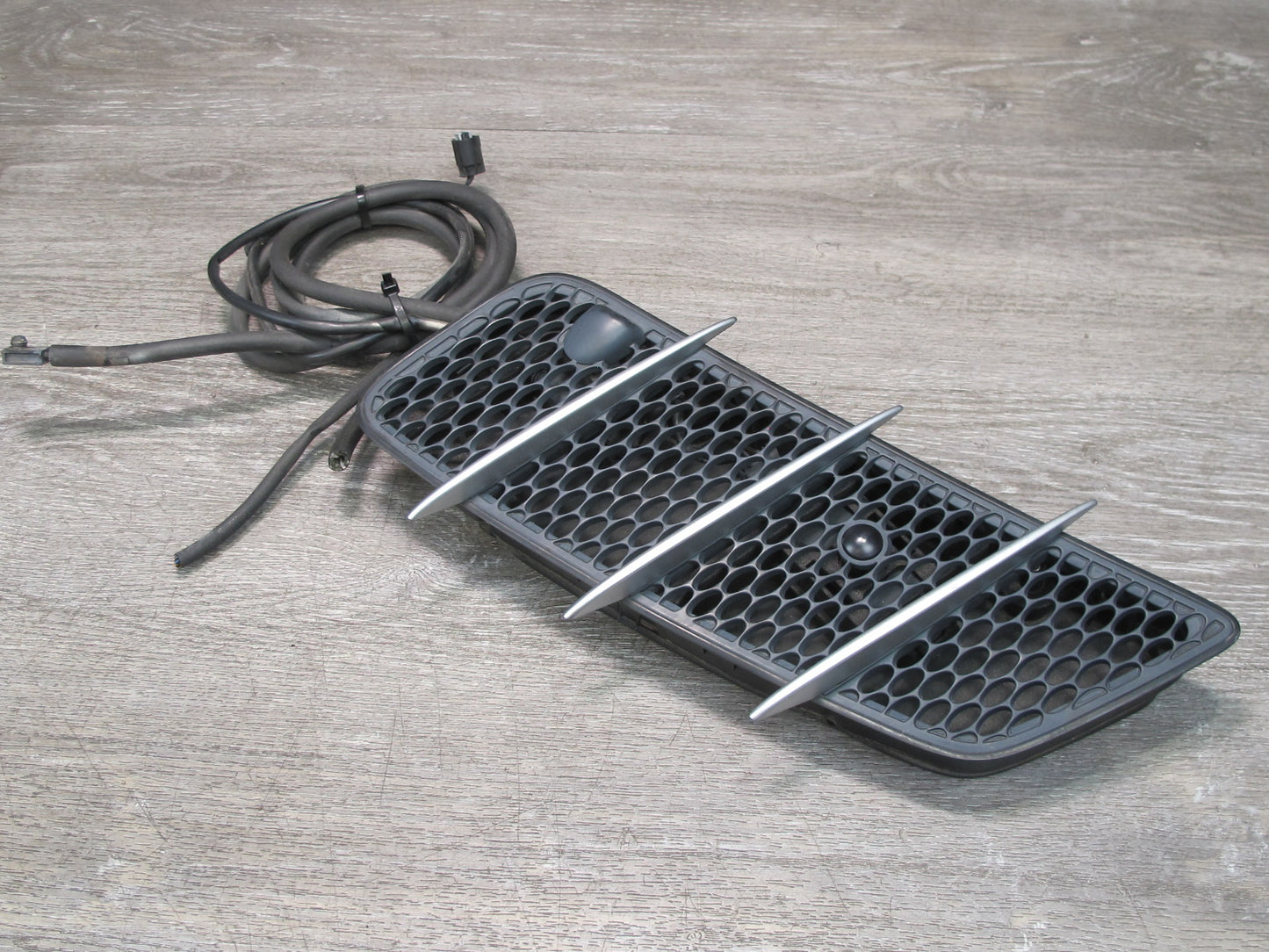 03-12 Mercedes R230 Sl-class Set of 2 Front Hood Vent Grille w Spray Jets OEM