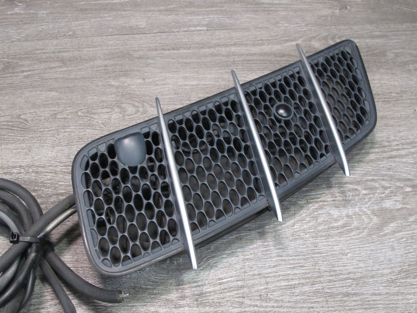 03-12 Mercedes R230 Sl-class Set of 2 Front Hood Vent Grille w Spray Jets OEM