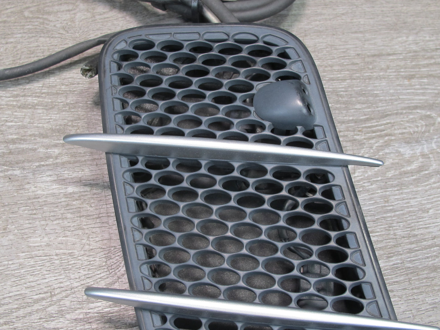 03-12 Mercedes R230 Sl-class Set of 2 Front Hood Vent Grille w Spray Jets OEM