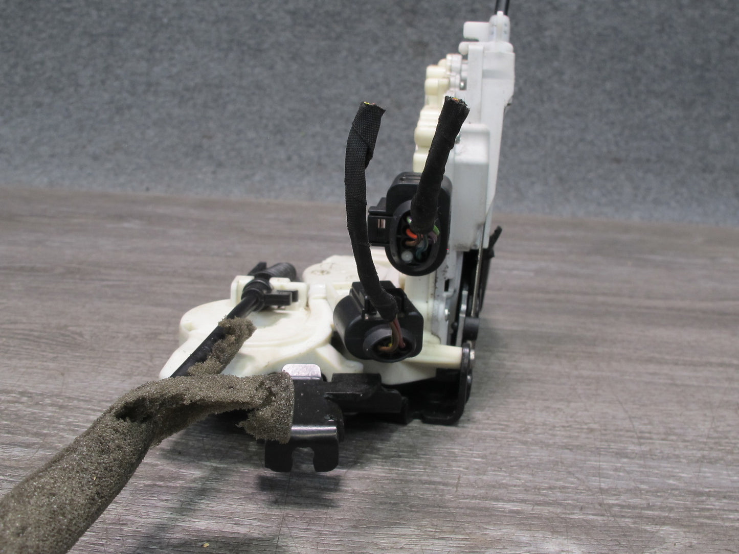 2010-2016 Porsche Panamera 970 Front Right Door Lock Latch Actuator OEM