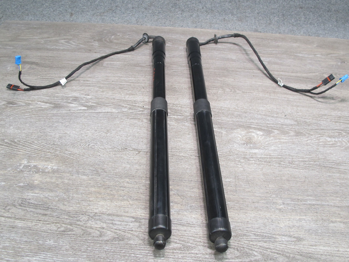 2010-2016 Porsche Panamera 970 Set of 2 Rear Trunk Lift Shock Strut Support