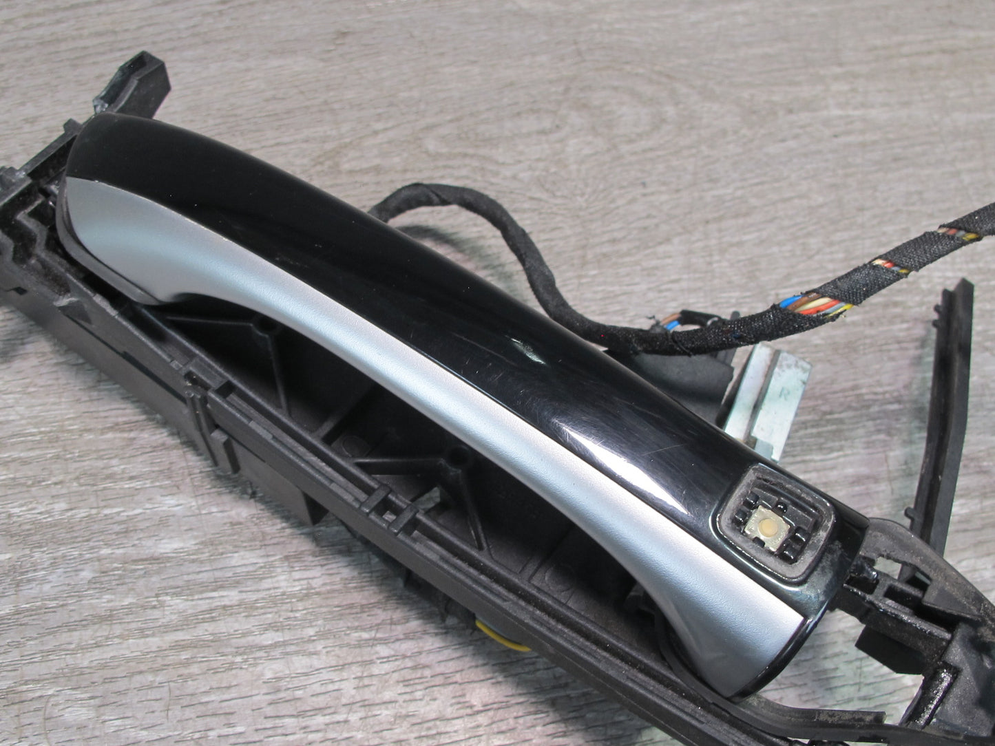 03-06 Mercedes R230 Sl-class Right Door Exterior Handle w Keyless OEM