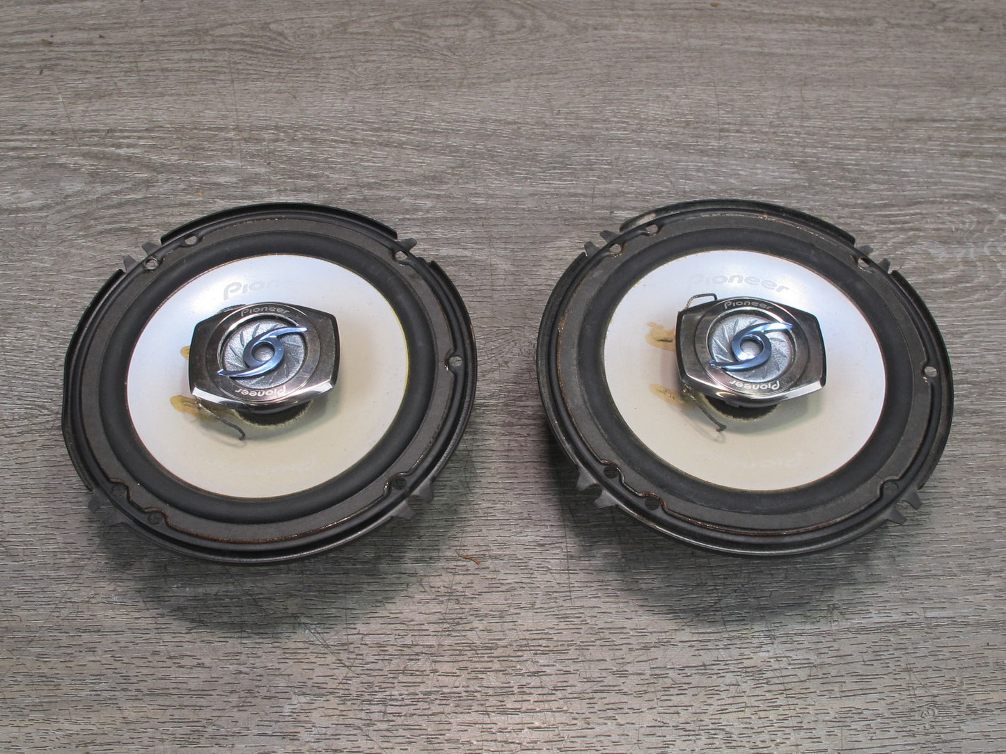 Pioneer TS-605 6.5" 2-WAY Coaxial Audio Speakers 140W Set of 2