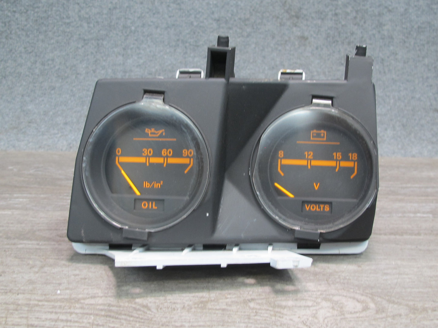 84-86 Nissan Z31 300ZX NA Oil Pressure Battery & Voltage Meter Gauge OEM