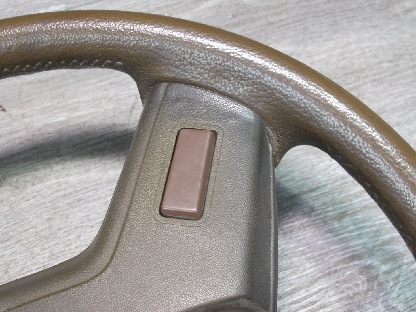 79-83 Datsun Nissan 280ZX S130 2-SPOKE Steering w Horn Pad Button Brown OEM