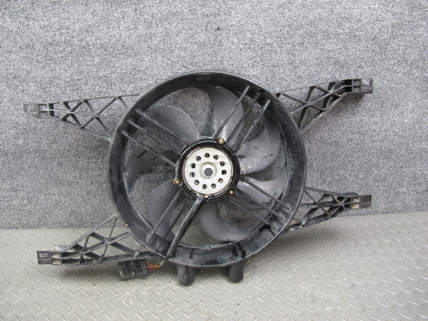 03-06 Chevrolet Engine Cooling Fan w Shroud OEM