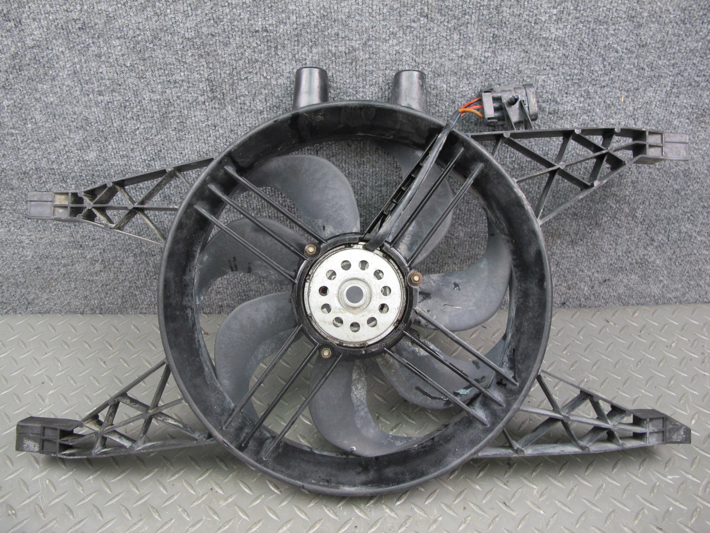 03-06 Chevrolet Engine Cooling Fan w Shroud OEM