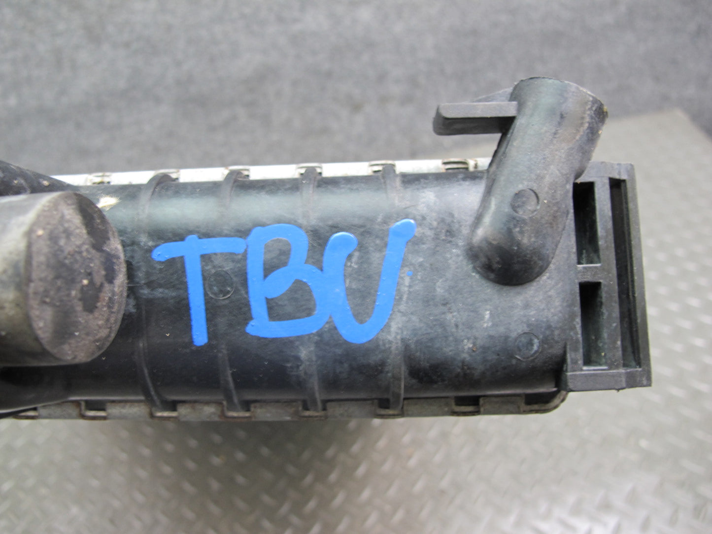 96-99 BMW E36 3-SERIES M52 Engine Cooling Radiator OEM