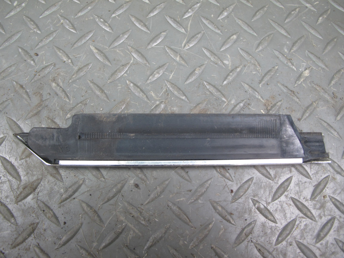 14-19 Maserati Ghibli Set of 4 Front Right & Left Door Molding OEM