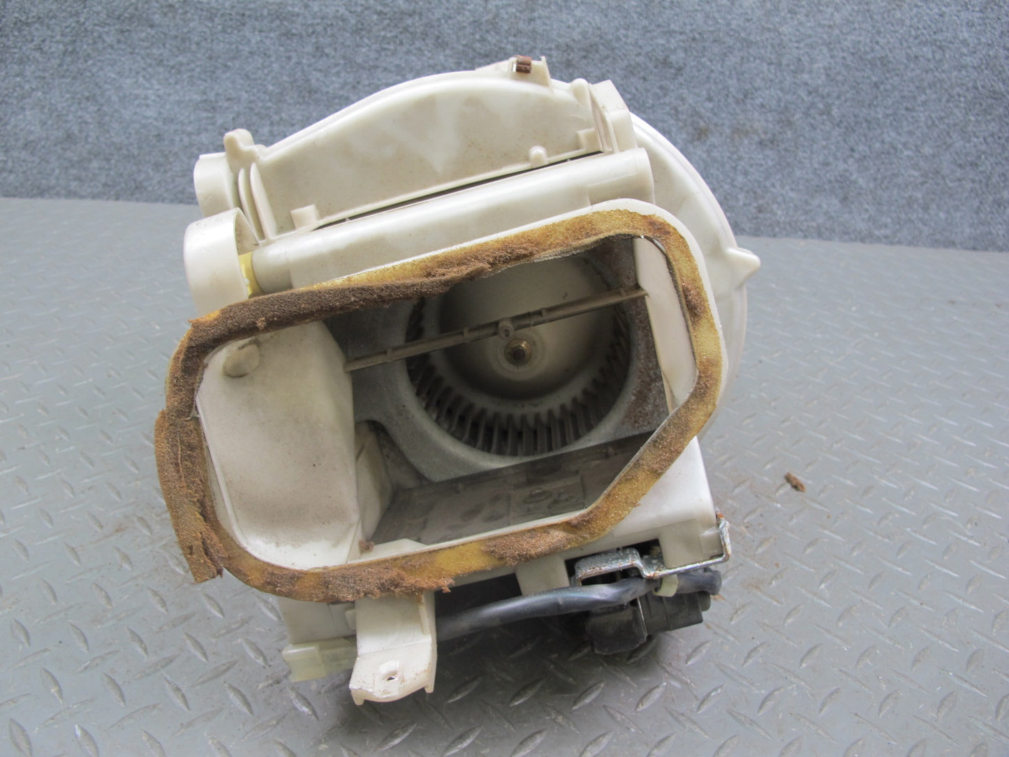 86-92 Toyota Supra MA71 Hvac Heater Blower Fan & Housing Assembly OEM