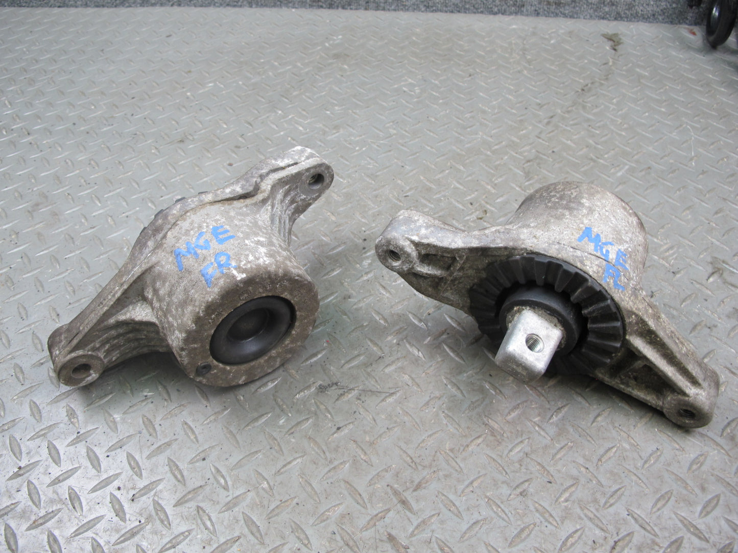14-19 Maserati Ghibli SQ4 Front Right Left Engine Motor Mount Support Set OEM