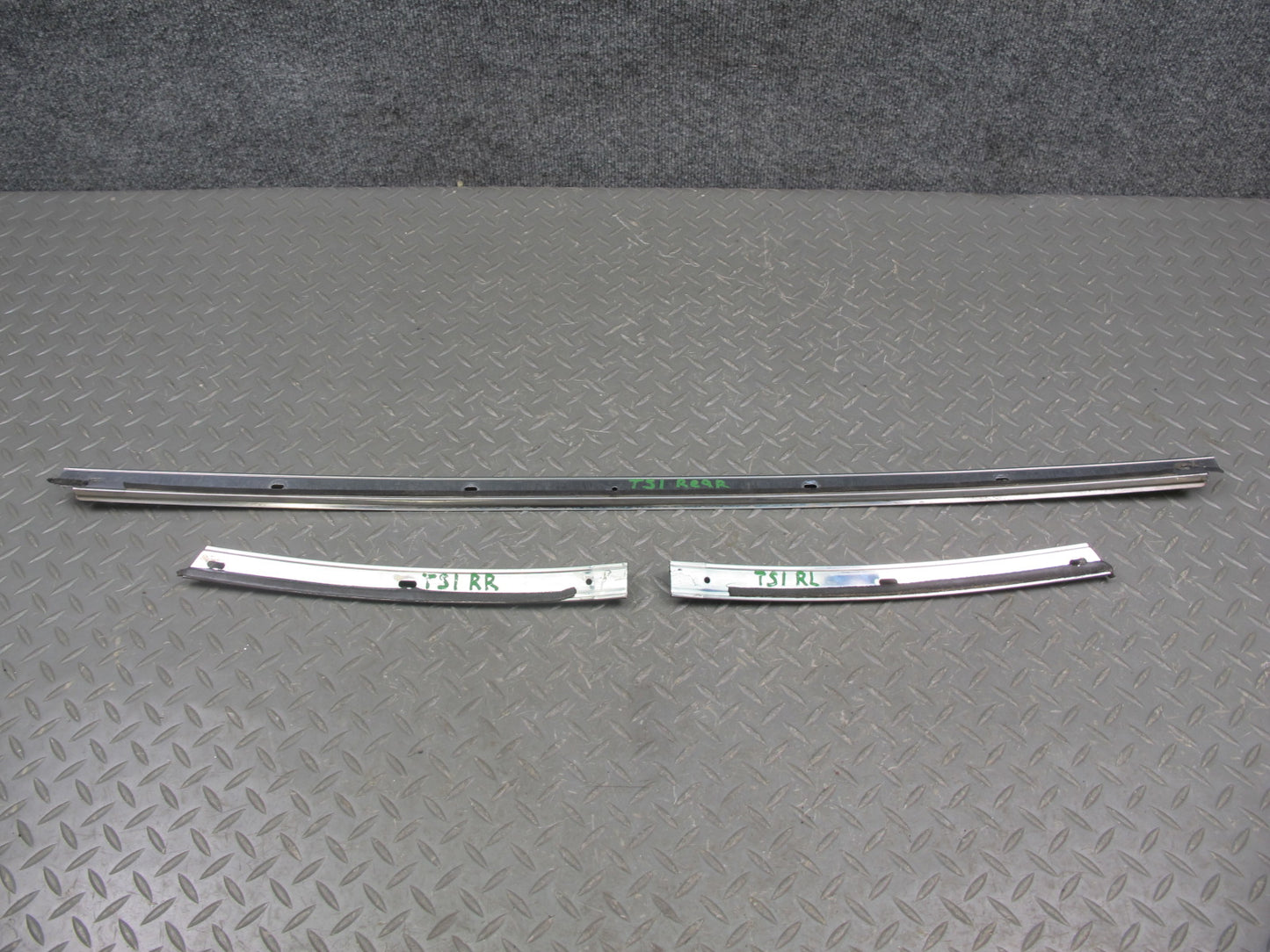 87-92 Toyota Supra MA71 Targa Roof Door Glass Weatherstrip Guide Set OEM