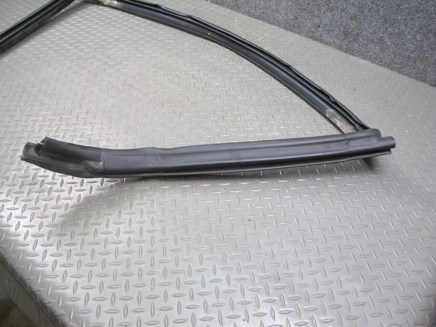 03-06 Chevrolet SSR Front Windshield Frame Weatherstrip Seal 15210491 OEM