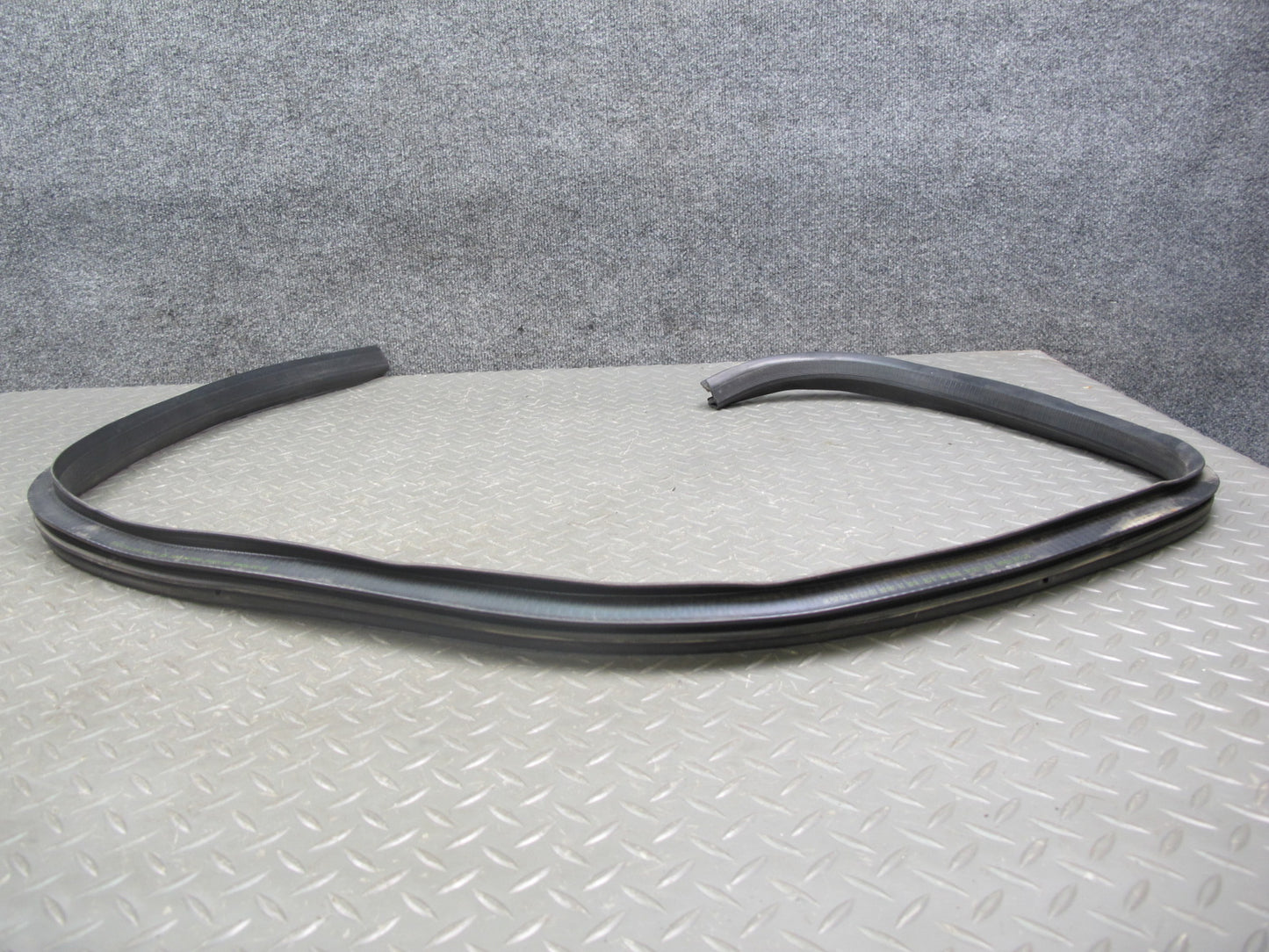 03-06 Chevrolet SSR Left Driver Door Rubber Weatherstrip Seal OEM