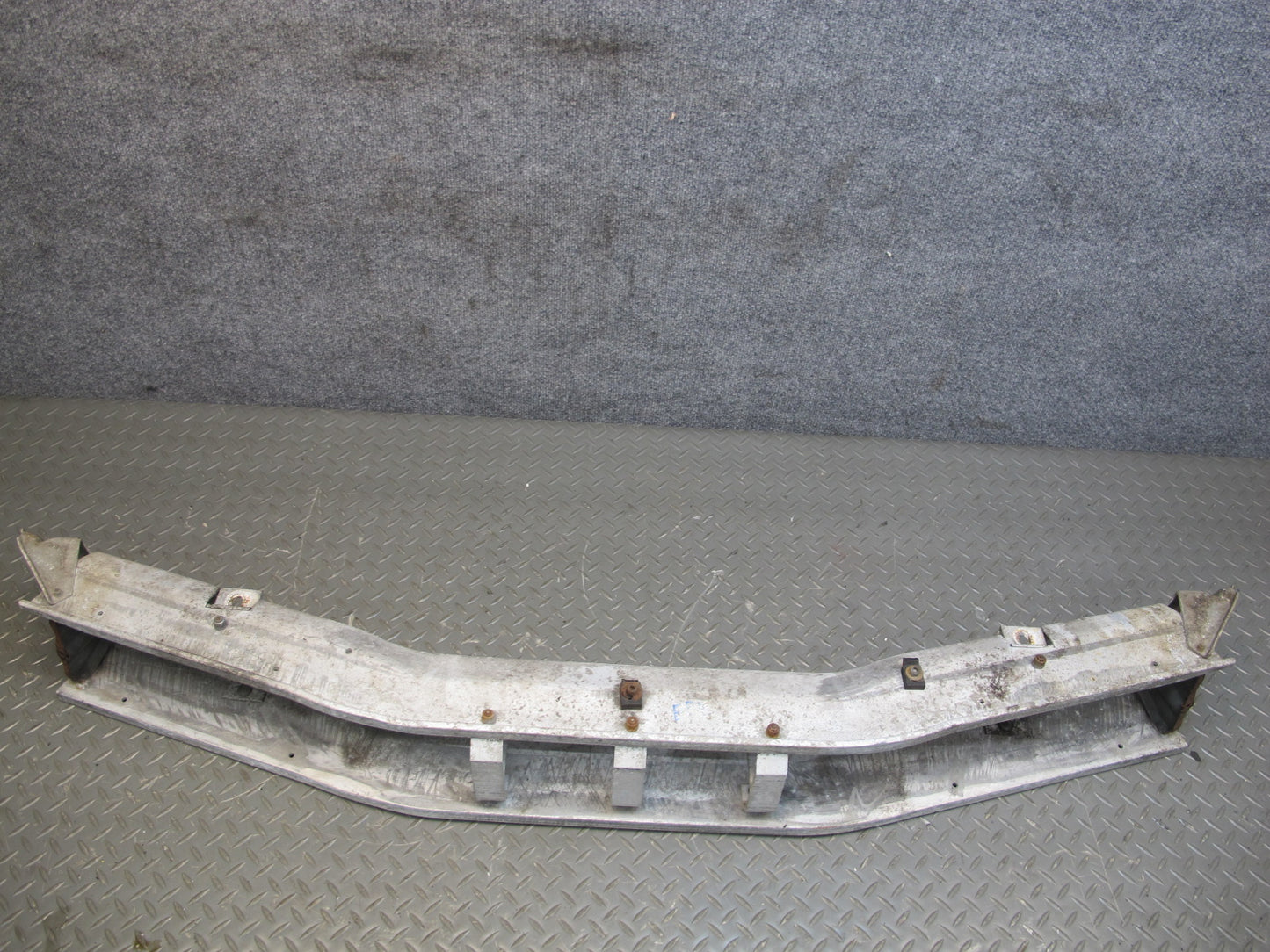 1983-1986 Porsche 928 S Front Bumper Reinforcement Support Impact Bar W/ Shocks