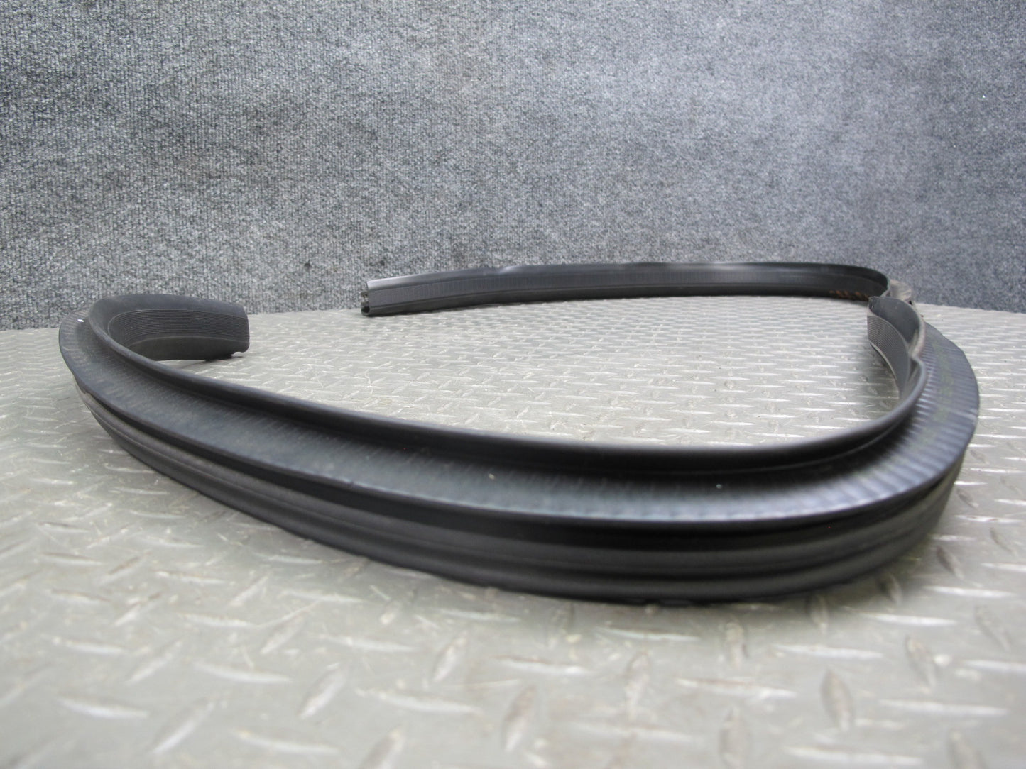 03-06 Chevrolet SSR Right Passenger Door Rubber Weatherstrip Seal OEM