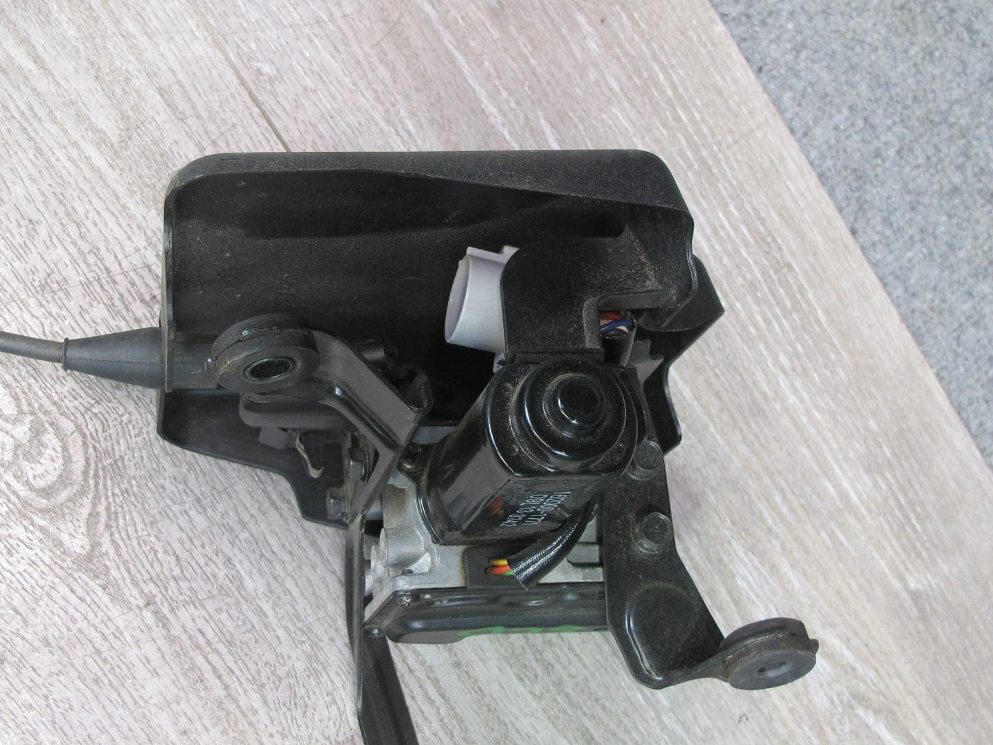 92-96 Lexus UZZ30L SC400 Cruise Control Actuator w Cable & Cover Assembly OEM