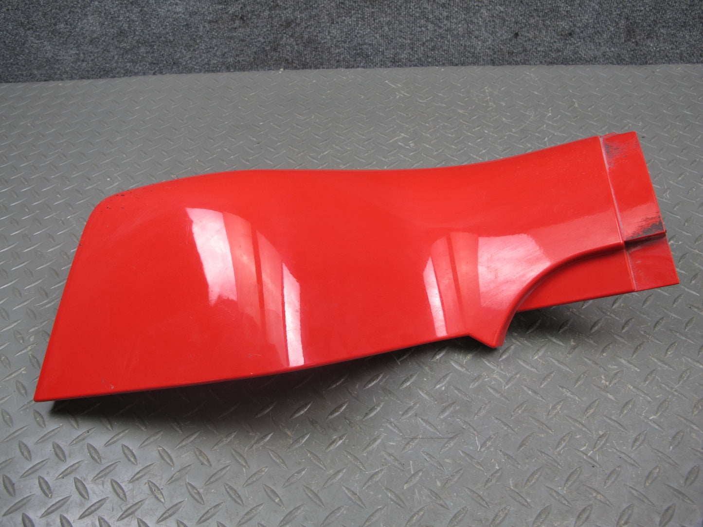 03-06 Chevrolet SSR Front Right Fender Rocker Molding RED 15103578 OEM