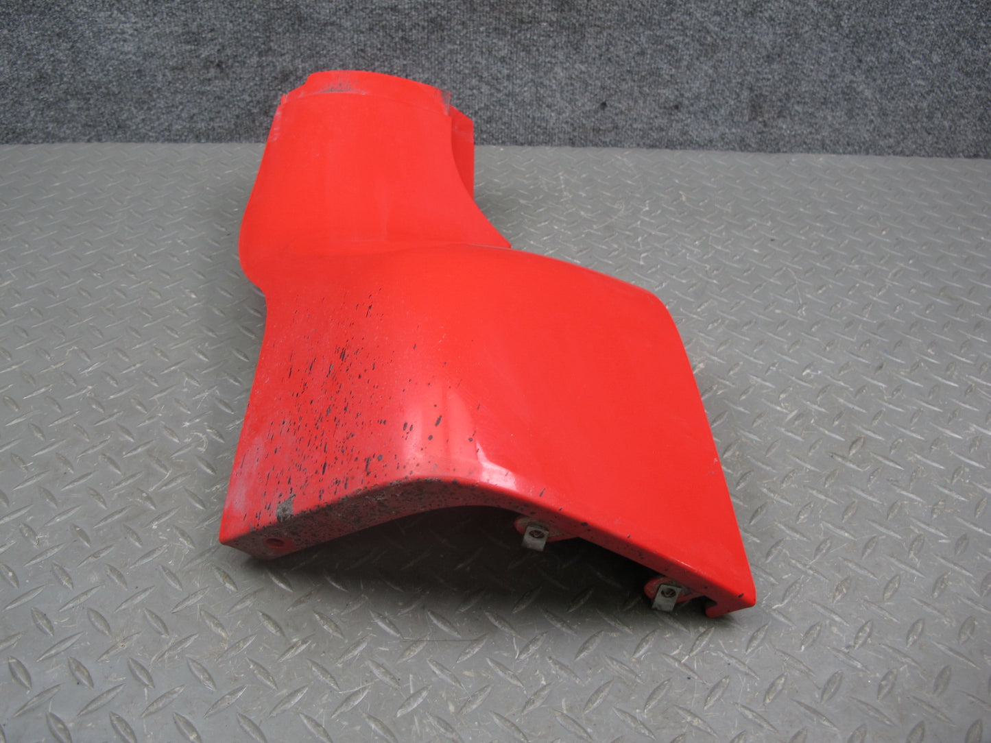 03-06 Chevrolet SSR Front Right Fender Rocker Molding RED 15103578 OEM