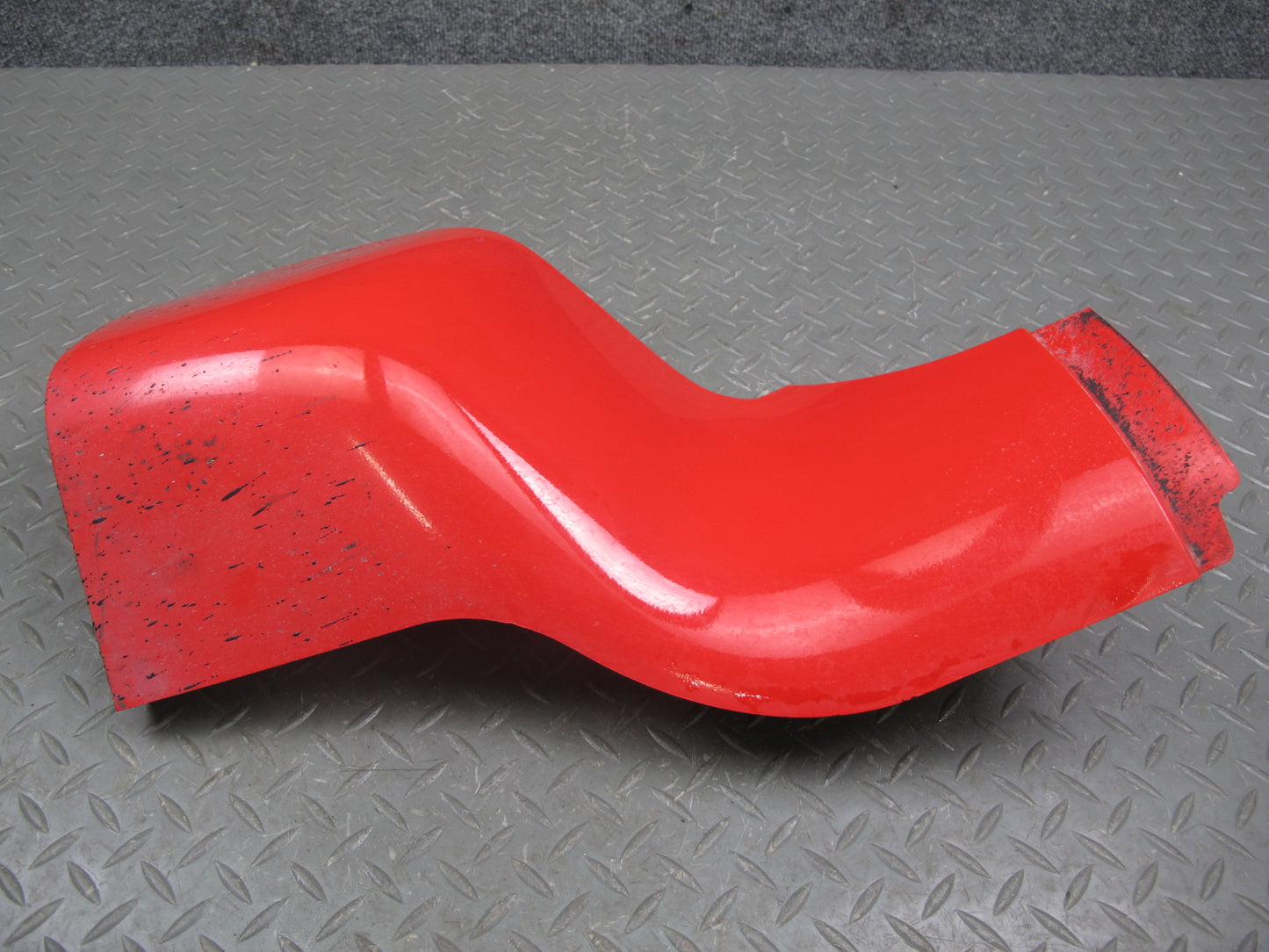 03-06 Chevrolet SSR Front Left Fender Rocker Molding RED 15103577 OEM