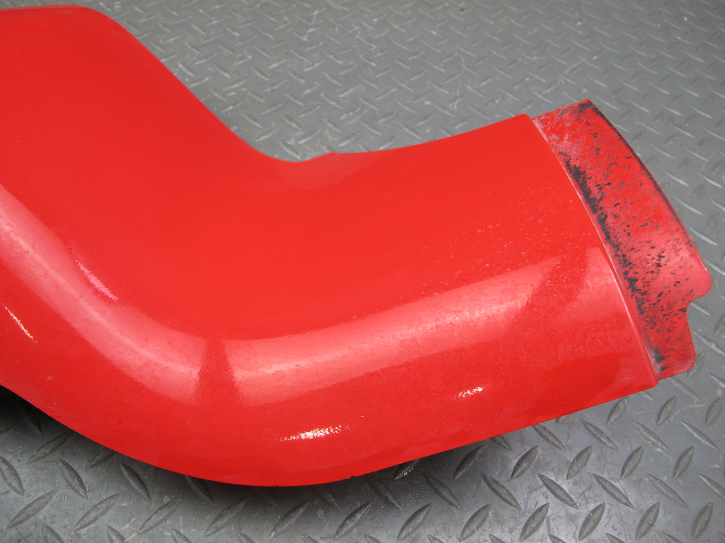 03-06 Chevrolet SSR Front Left Fender Rocker Molding RED 15103577 OEM