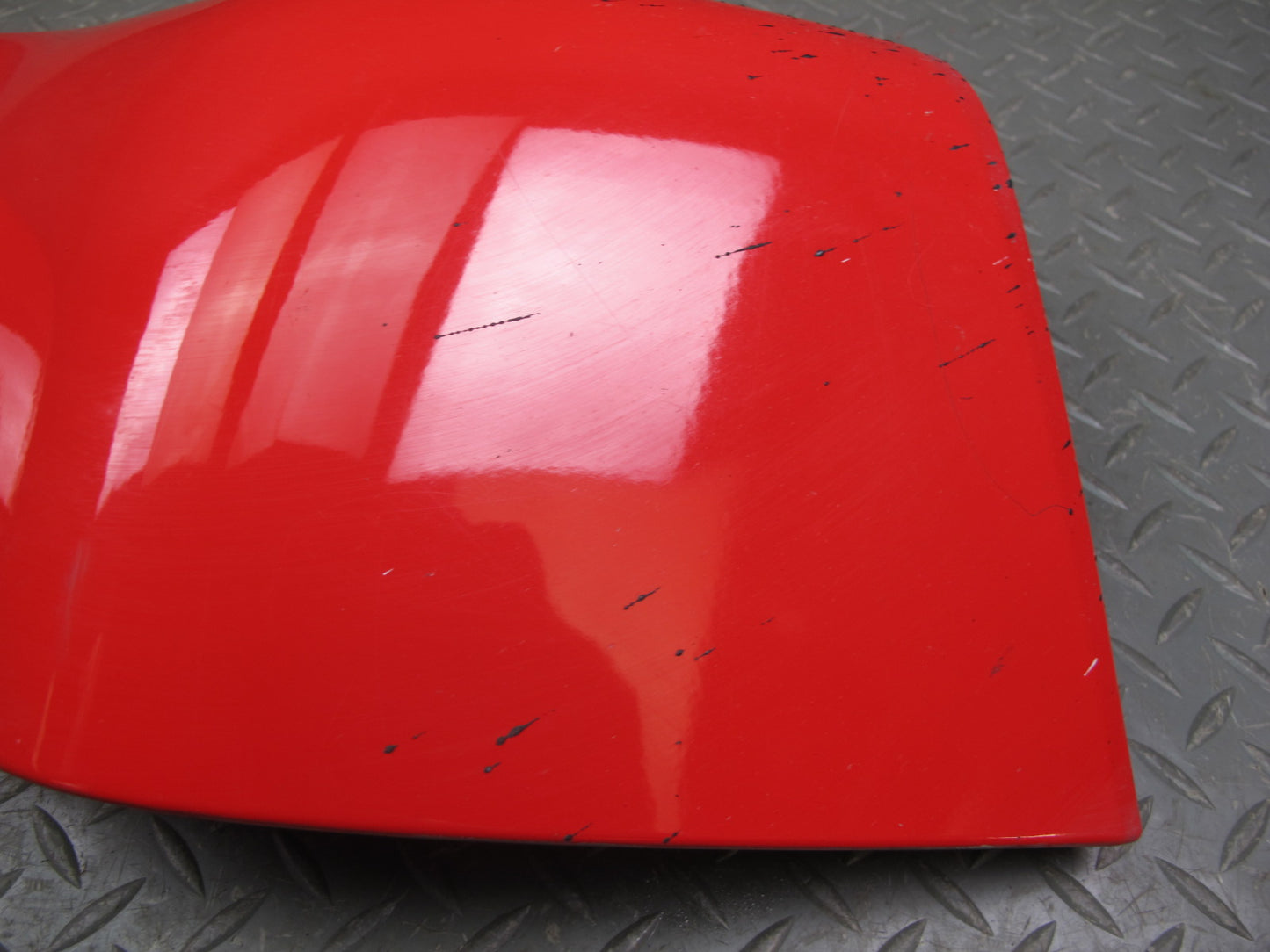 03-06 Chevrolet SSR Front Left Fender Rocker Molding RED 15103577 OEM