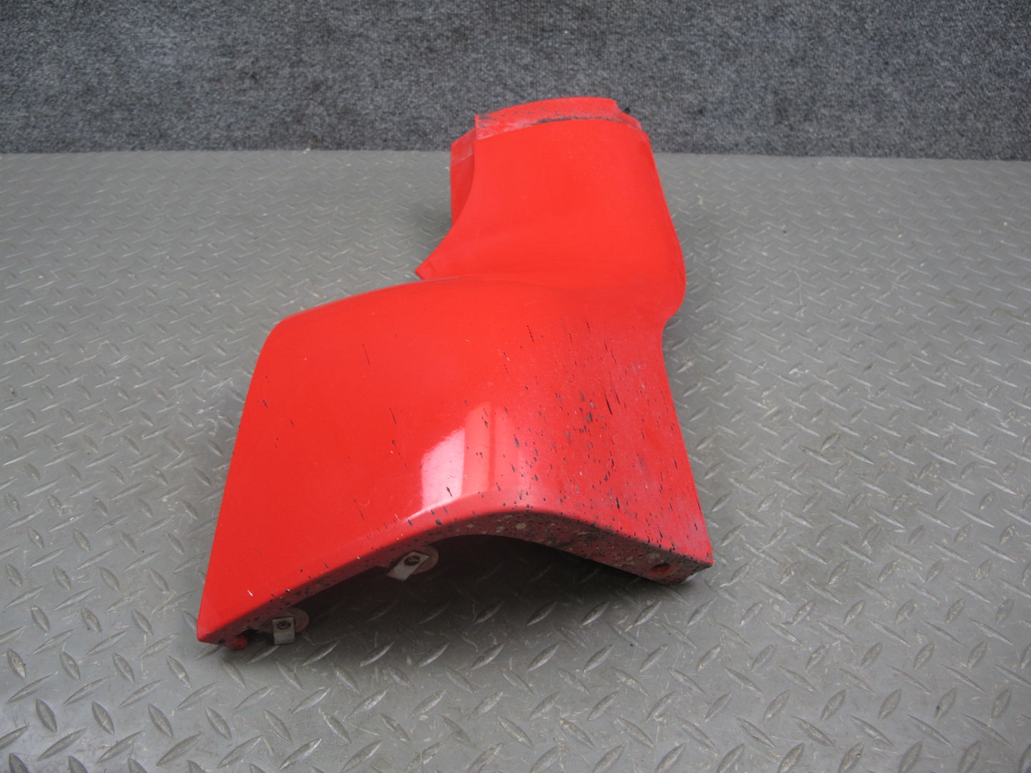 03-06 Chevrolet SSR Front Left Fender Rocker Molding RED 15103577 OEM