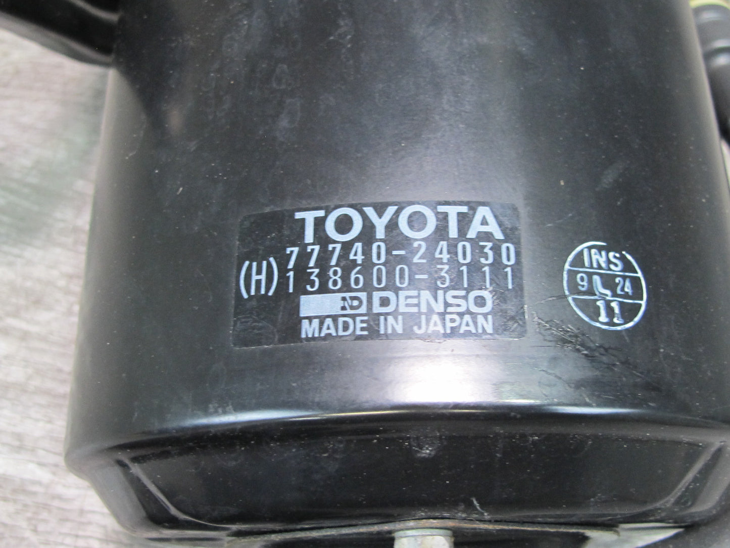 92-93 Lexus UZZ30L SC300 SC400 Fuel Evap Vapor Canister 77740-24030 OEM