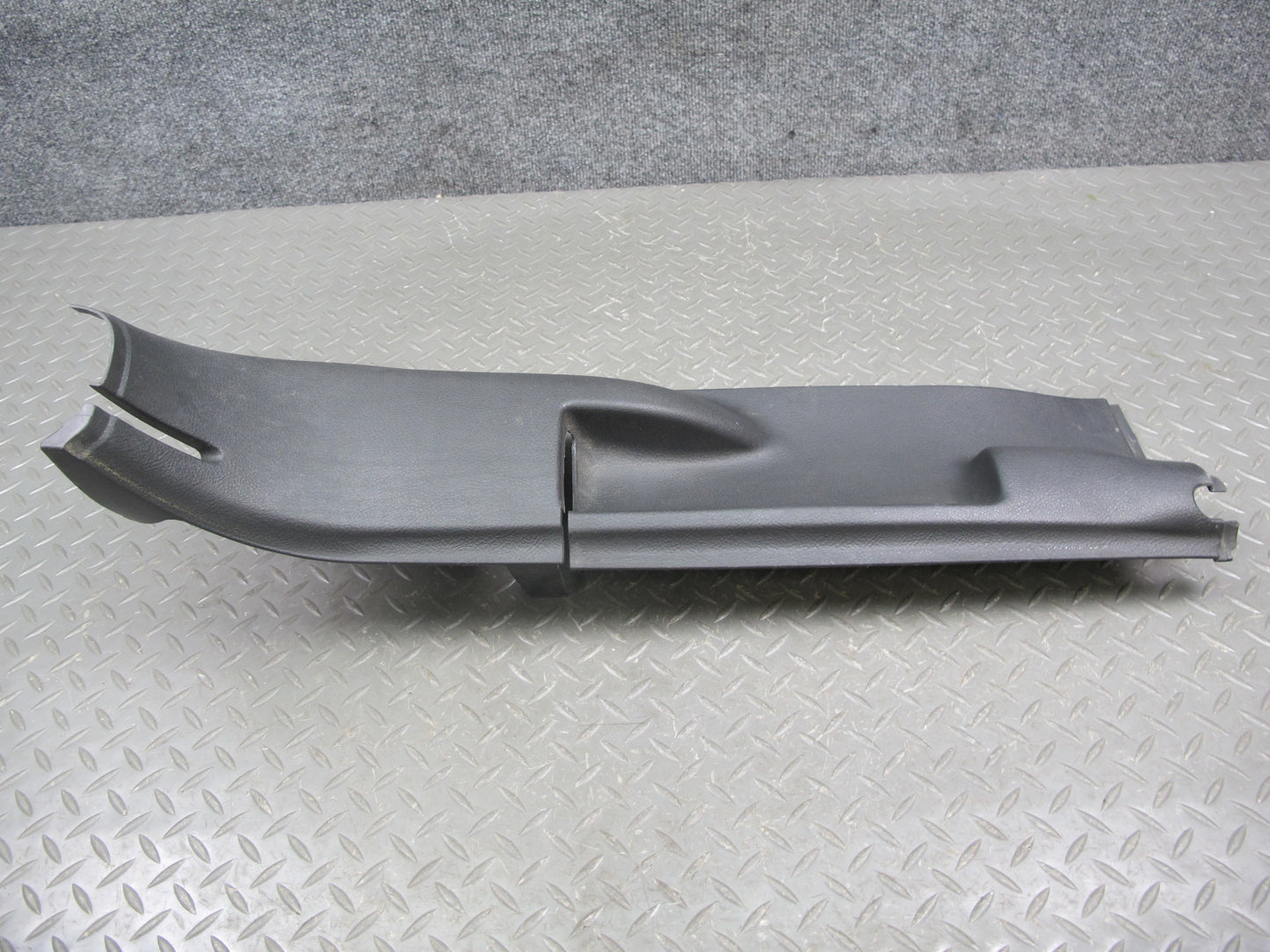 03-06 Chevrolet SSR Set of 2 Rear Left & Right Lower B Pillar Trim Cover OEM