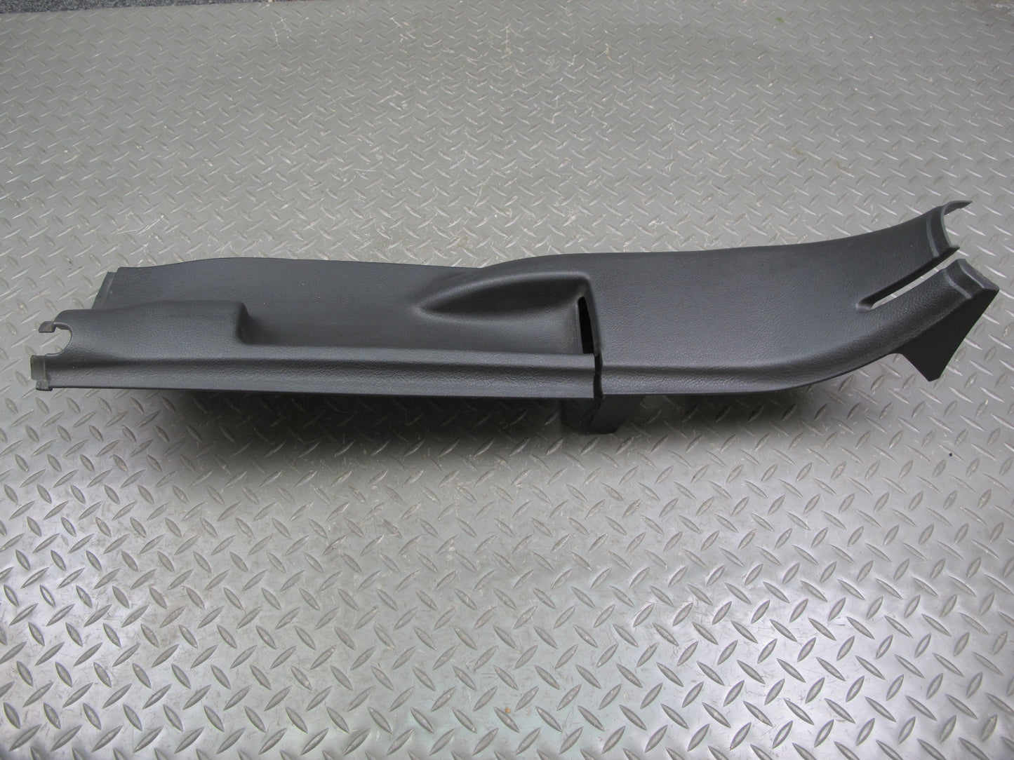 03-06 Chevrolet SSR Set of 2 Rear Left & Right Lower B Pillar Trim Cover OEM