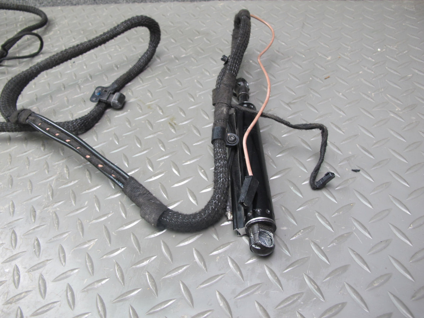 13-16 BMW E89 Z4 Convert TOP Roof Hydraulic Cylinder w Lines & Harness Set OEM