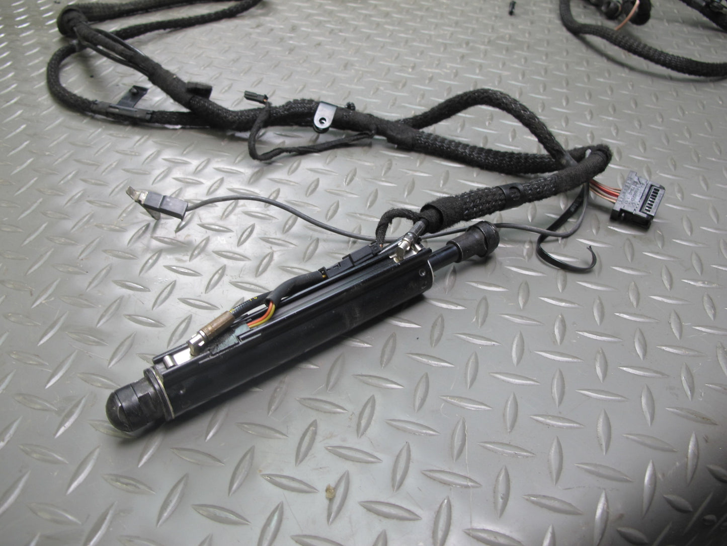 13-16 BMW E89 Z4 Convert TOP Roof Hydraulic Cylinder w Lines & Harness Set OEM