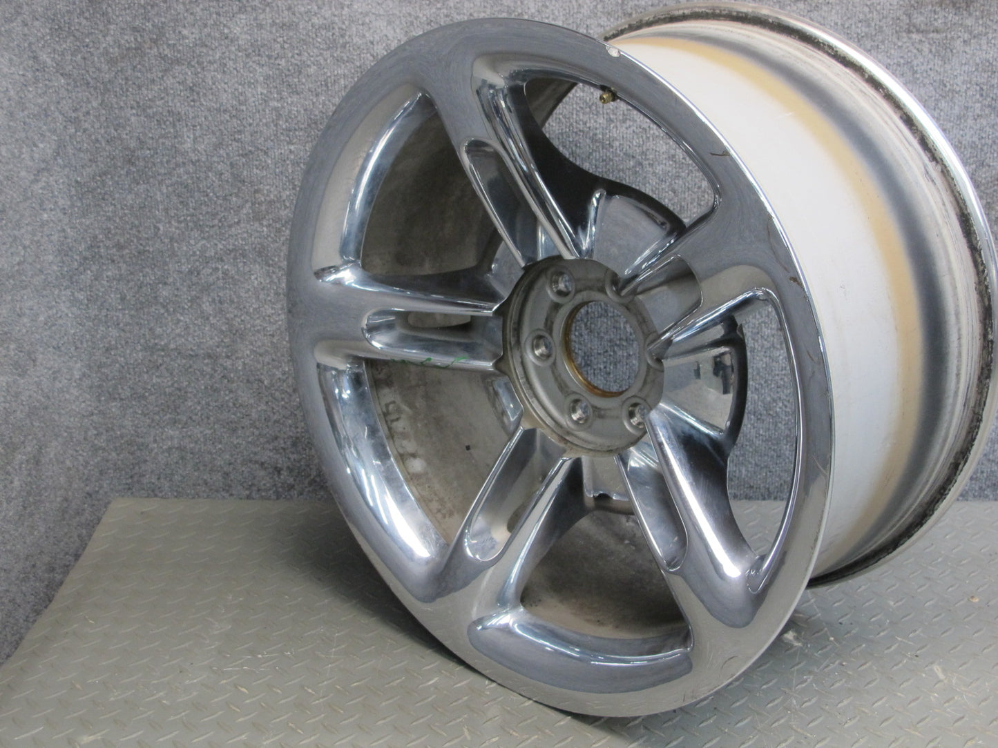 03-06 Chevrolet SSR Factory R20 20" Rear Chrome Wheel Rim 20x10J ET14 OEM