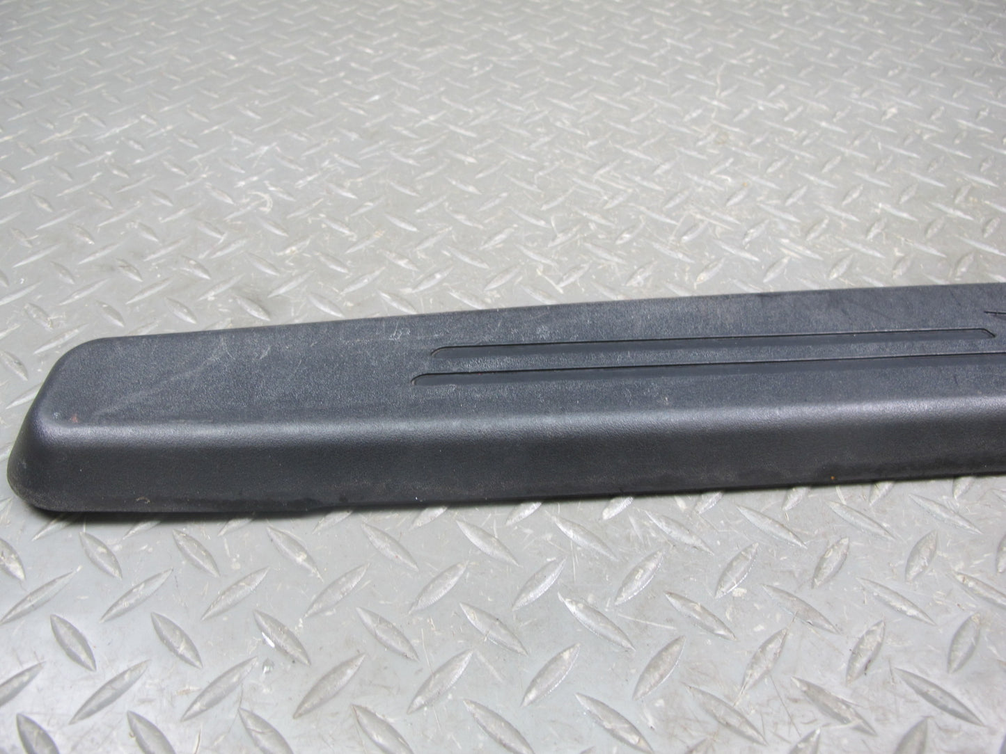 03-06 Chevrolet SSR Rear Tail Gate Step Sill Scuff Plate Trim Panel OEM